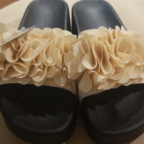 Seven 7 Women Decorative Slides - Picture 1 of 5